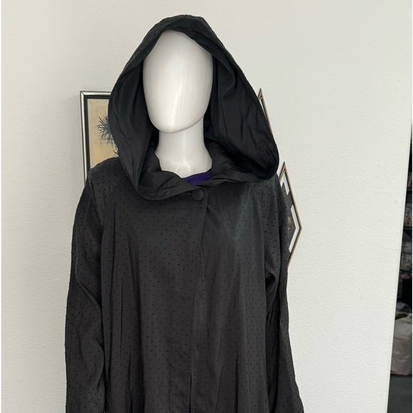 Reversible Black hooded Cape/ Rain - Picture 2 of 14